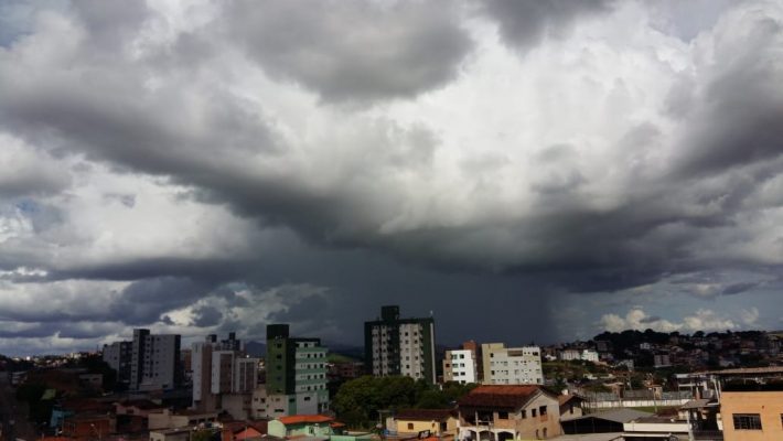 Defesa Civil emite alerta de tempestade em Itabira e região