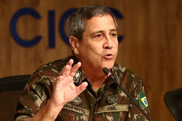 Ex-candidato a vice-presidente na chapa de Bolsonaro, Braga Neto tem sigilo telefônico quebrado