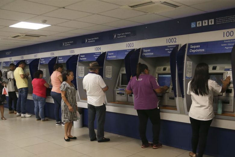 Caixa inicia hoje pagamento do PIS para nascidos em março e abril