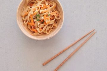 Cansado do tradicional? Então confira esta receita de macarrão ao molho agridoce