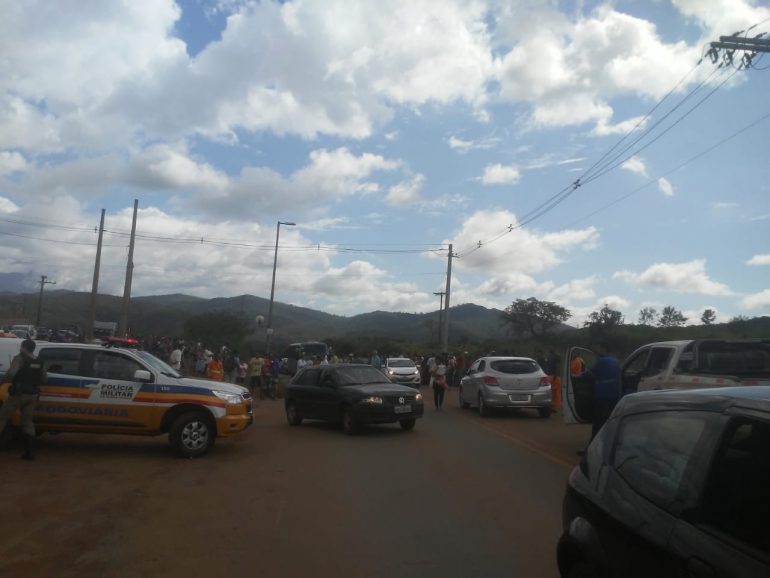 Manifestação contra a Vale fecha rodovia entre Mariana e Ouro Preto