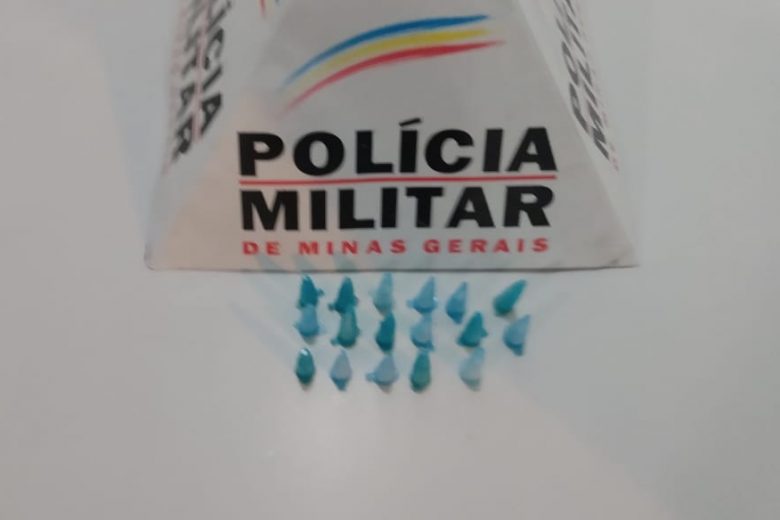 Operação da PM termina com apreensão de drogas no beco José Getúlio Soares