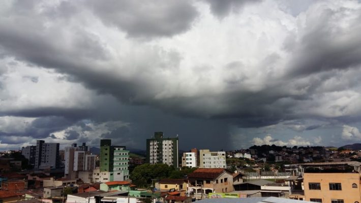 Alerta Laranja do Inmet: Minas Gerais pode registrar chuva intensa