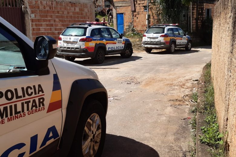 Tiroteios, intimidação e carro roubado apreendido: bairro Pedreira vive dia de pânico