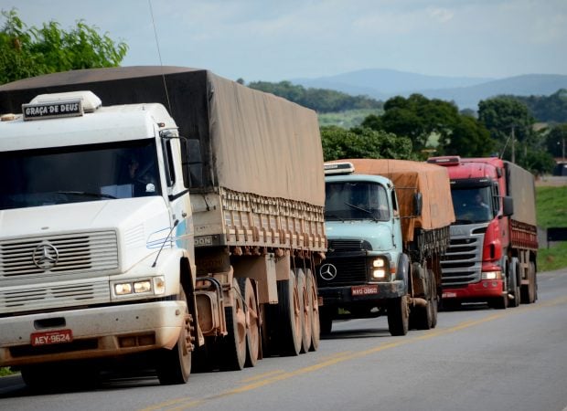 Veículos pesados terão restrição de tráfego nas rodovias durante o carnaval