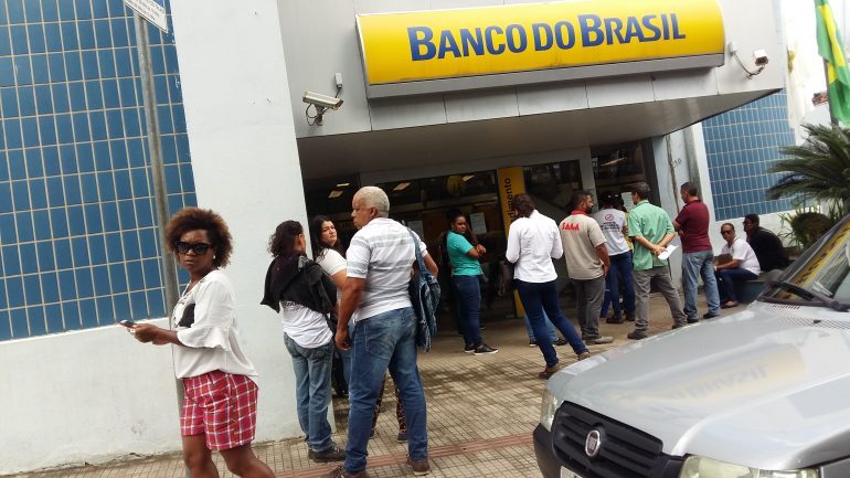 MP recomenda a bancos que limitem número de clientes nas agências