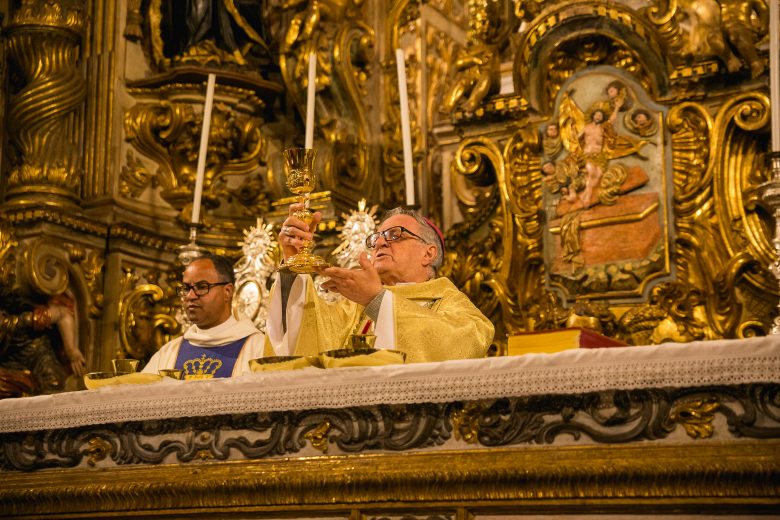 Arquidiocese de Mariana suspende oficialmente as celebrações públicas da Semana Santa