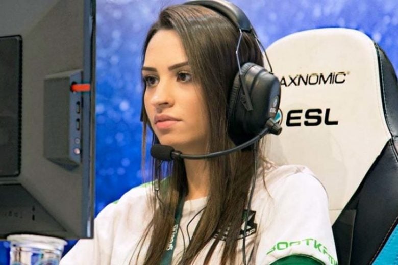 CS:GO: Ex-jogadora shAy é condenada por estelionato e entra em recurso