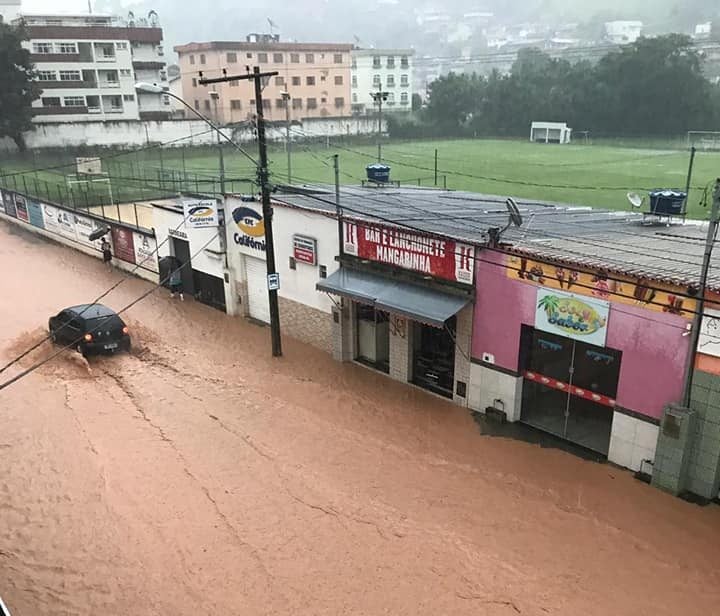 Chuvas voltam a causar inundações em Santa Maria de Itabira