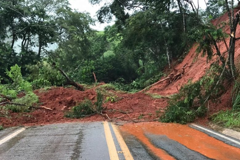 Chuvas: rodovias amanhecem com interdições na região de Itabira