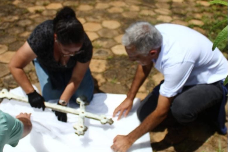 Cruz da Igreja de Socorro é resgatada em Barão; VÍDEOS EXCLUSIVOS