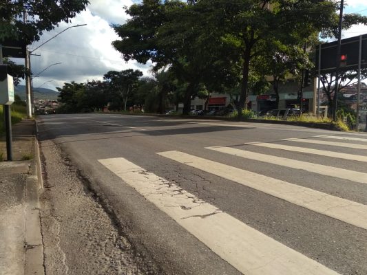 belo-horizonte-tem-ruas-e-avenidas-praticamente-desertas-apos-medidas-de-prevencao-ao-covid-19