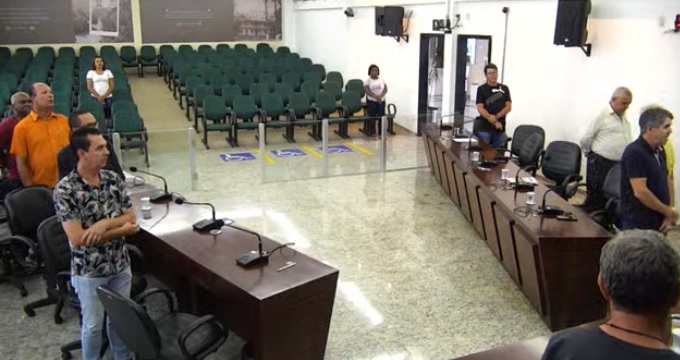 Aprovado reajuste salarial de 5% para servidores em Monlevade