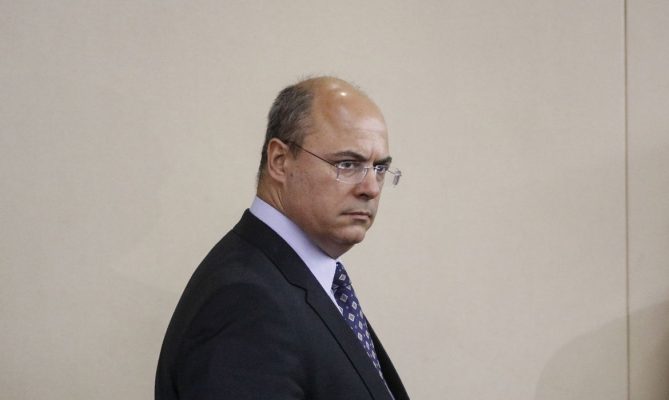 Witzel poderá interditar praias do Rio para evitar aglomerações