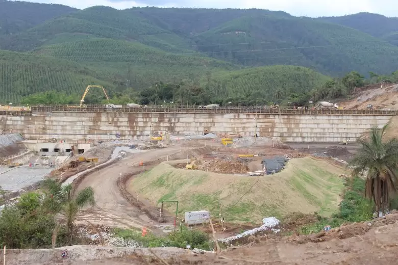 Vale conclui obras de muro próximo a barragem em Barão de Cocais