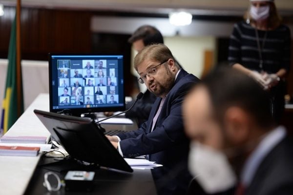 Assembleia de Minas Gerais aprovado uso obrigatório de máscaras no Estado