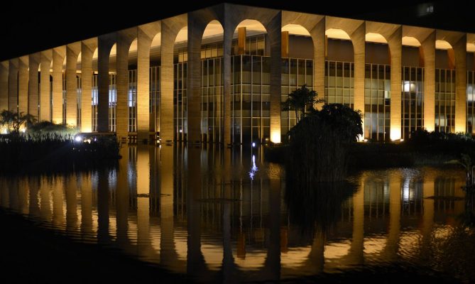 Governo brasileiro diz acompanhar com preocupação cenário em Burkina Faso