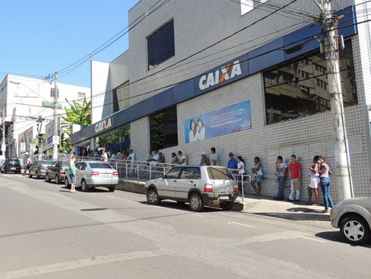 Itabira: Marco Antônio Lage e gerente da Caixa discutem nova agência e programa habitacional