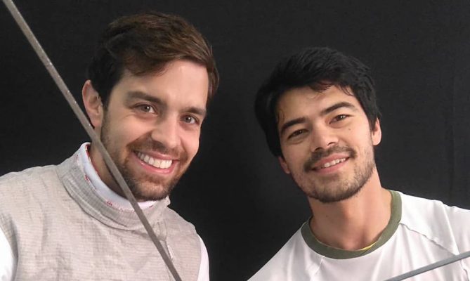 Com florete caseiro, medalhistas do Pan dão aula on-line de esgrima