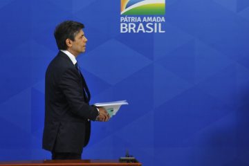 Ministro da Saúde reconhece agravamento da situação com avanço da Covid-19