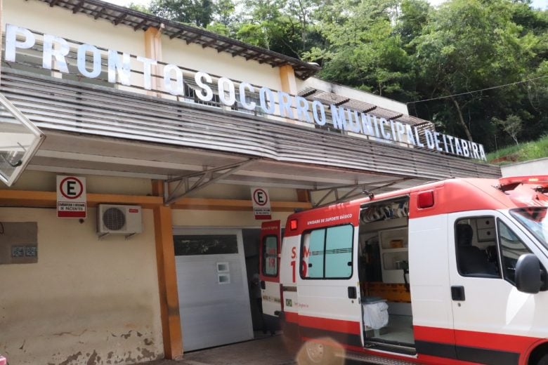 Estudante é atropelada ao sair da escola na Avenida Rio Doce