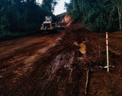 prefeitura-de-sao-goncalo-inicia-asfaltamento-da-estrada-do-peti