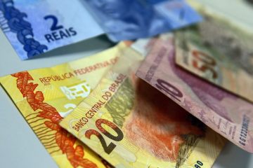 Juros para famílias caem ao menor nível histórico em 2020, diz BC
