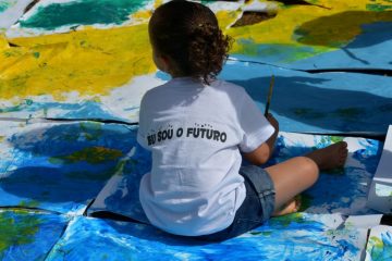 Pais e educadores discutem estratégia de ensino infantil em casa
