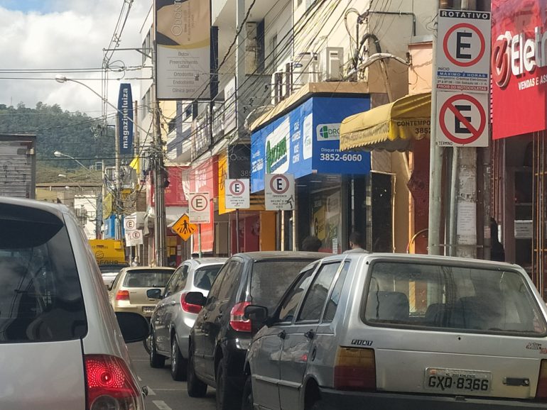 Rotativo volta a ser cobrado em Monlevade após reabertura do comércio