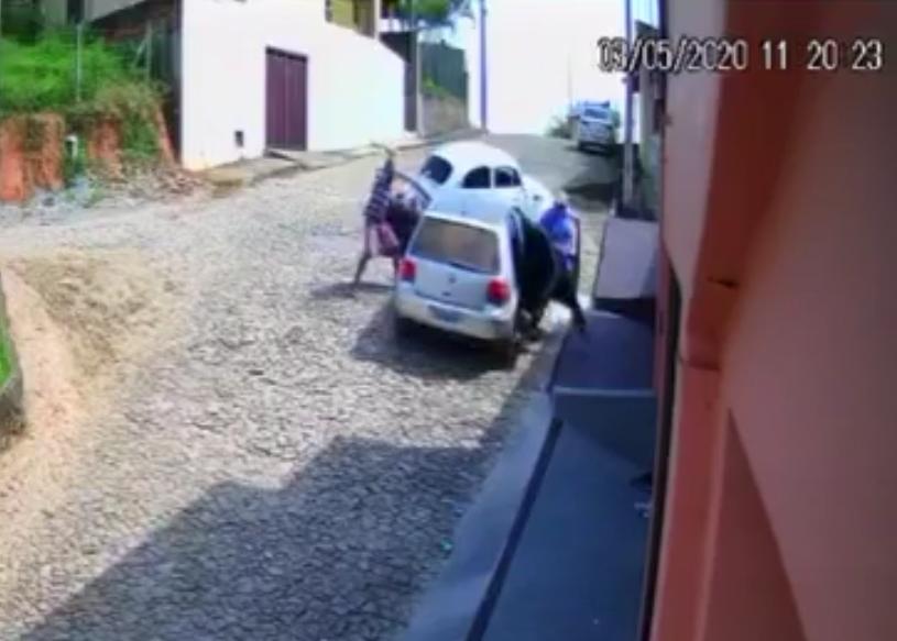 Crianças presenciam o tio sendo agredido com golpes de facão em Bom Jesus do Amparo