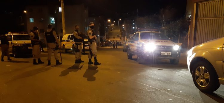 Desacato termina em bombas e tiros de borracha em Itabira
