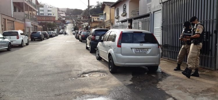 Veículo com placa clonada é encontrado em bairro de Itabira 