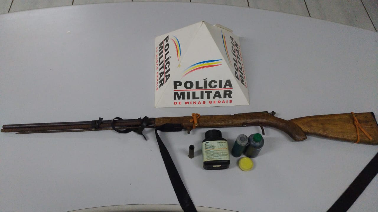 Polícia apreende arma de fogo durante diligências nos distritos de Itabira