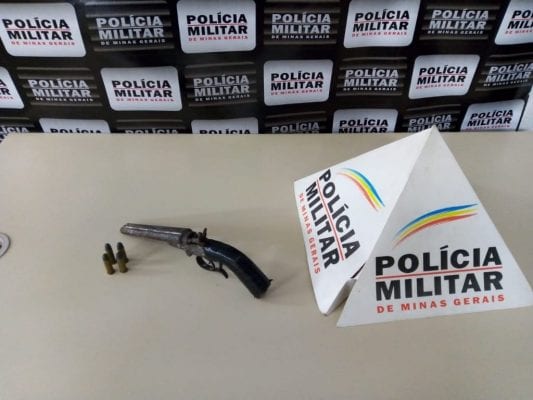 Durante a abordagem, foi apreendida a arma utilizada na tentativa de homicídio