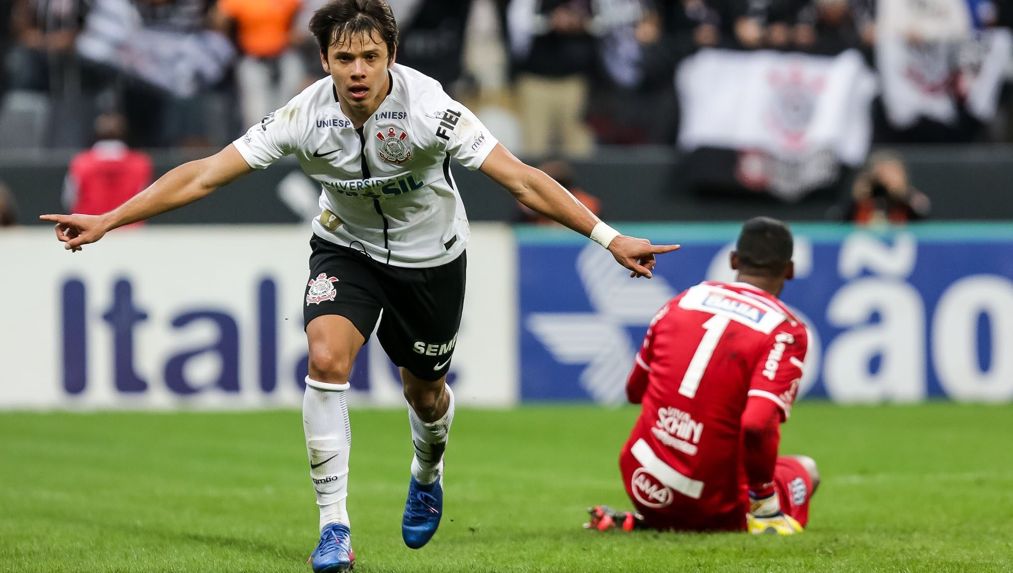 Arena Corinthians E Invadida Por Palmeirenses Que Picham Ate As Traves Veja Fotos