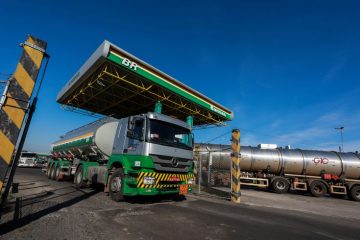 Preço da gasolina e do diesel vendido nas refinarias aumenta