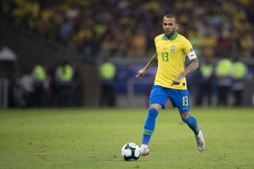 Daniel Alves será julgado na Espanha no início de fevereiro; jogador é acusado de estupro