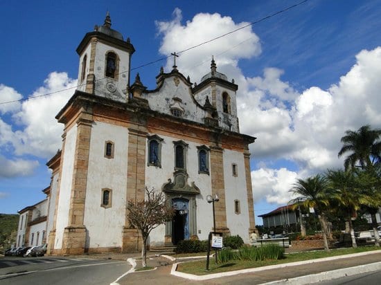 Morador de Caeté é internado em Itabira com suspeita de Covid-19