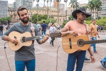Lucas Reis e Thacio revivem Tim Maia em medley na Paulista