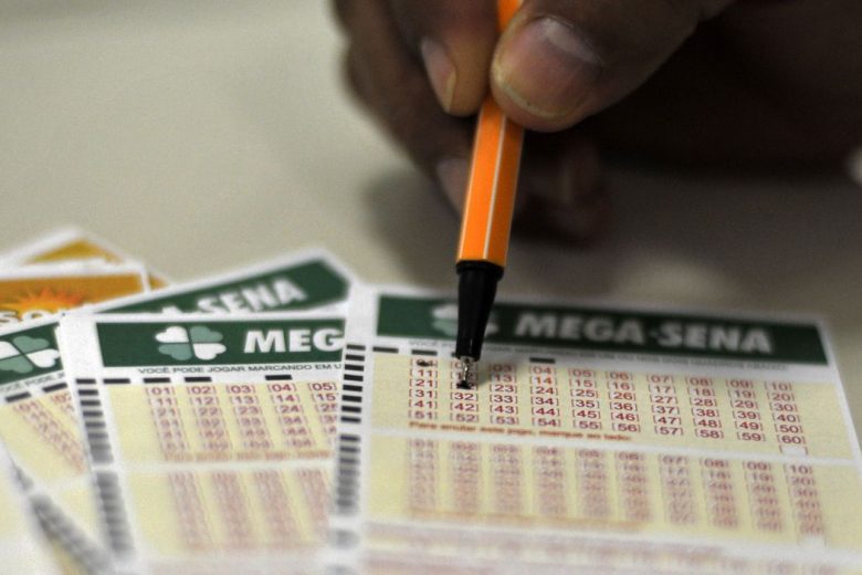 Mega-Sena acumula e prêmio chega a R$ 80 milhões Mega-Sena acumula e prêmio chega a R$ 80 milhões