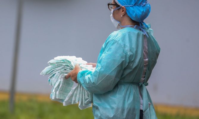 No Brasil, 31.790 profissionais de saúde contraíram Covid-19