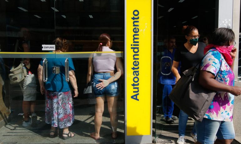Feriado de Tiradentes: Bancos não abrirão nesta sexta-feira (21)