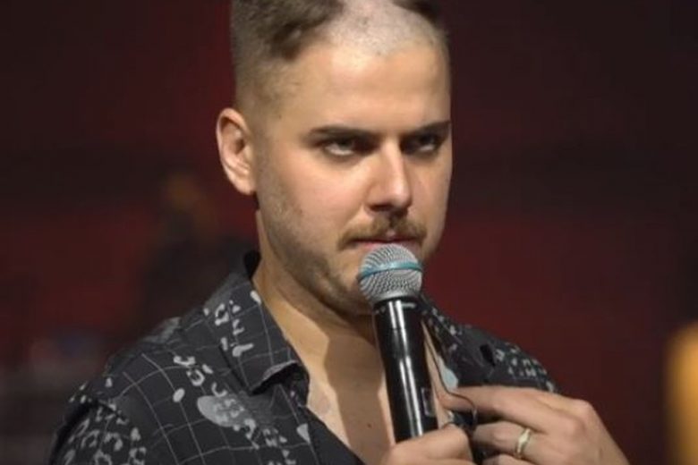 Em live, Cristiano raspa a barba e o cabelo de Zé Neto Em live, Cristiano raspa a barba e o cabelo de Zé Neto