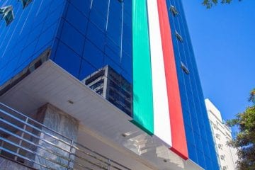Com bandeirão na sede, Cruzeiro presta homenagem ao dia da República Italiana