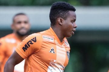 Atlético se dispõe a fazer negócio por Cazares, em último ano de contrato no clube