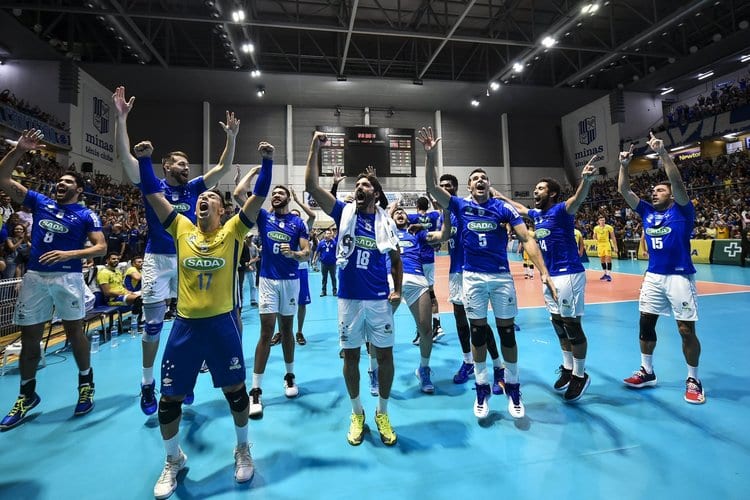 Cruzeiro comemora 14 anos da criação da equipe de vôlei exaltando trabalho e conquistas