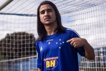 Cruzeiro incorpora atacante Riquelmo para treinos com o grupo principal