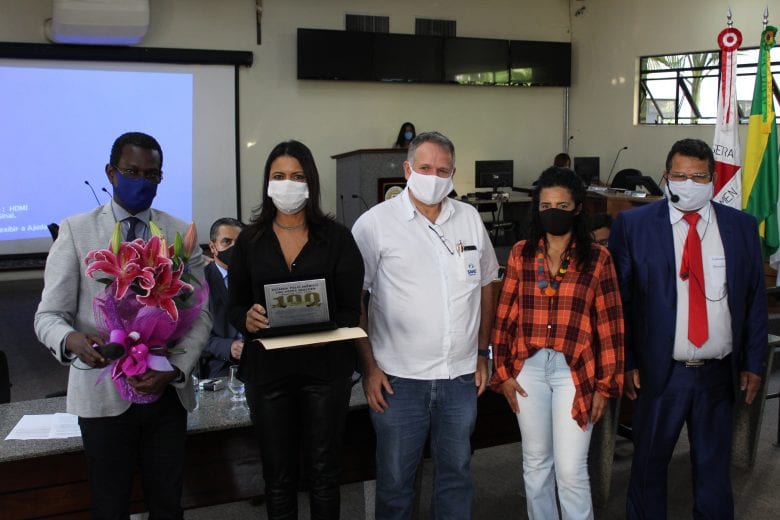 Câmara de Itabira presta homenagem a centenário de Margarida Silva Costa