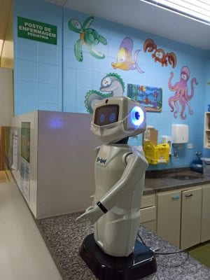 Robô brasileiro é o novo ajudante do Hospital Universitário de Maringá para o combate ao coronavírus