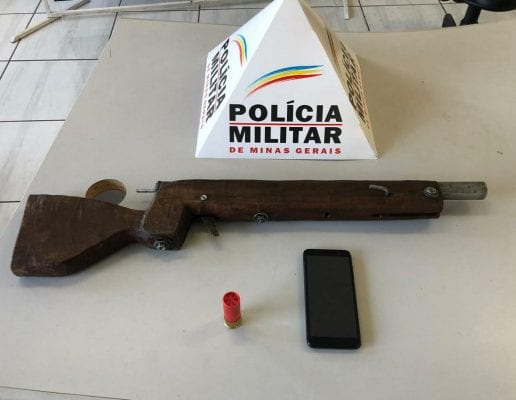 homem-e-preso-ao-ser-flagrado-com-arma-de-fabricacao-caseira-em-itabira